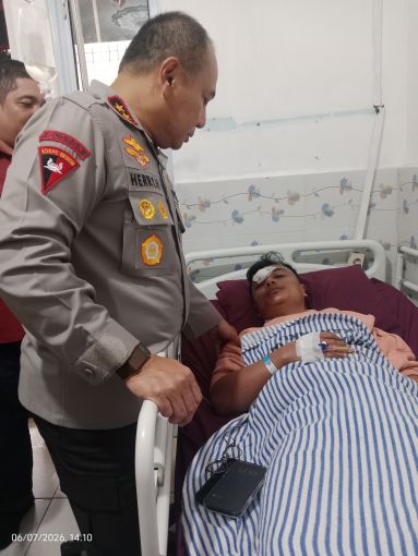Jenguk Korban Pengeroyokan, Kapolda Riau: Kita Usut Sampai Tuntas 
