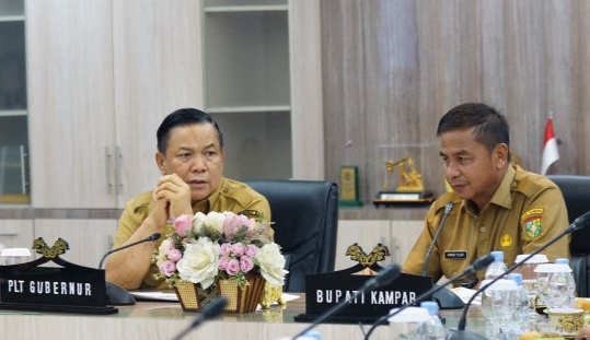 Terima Bupati Kampar Plt Gubri Bahas Jembatan Rumbio dan Candi Muara Takus