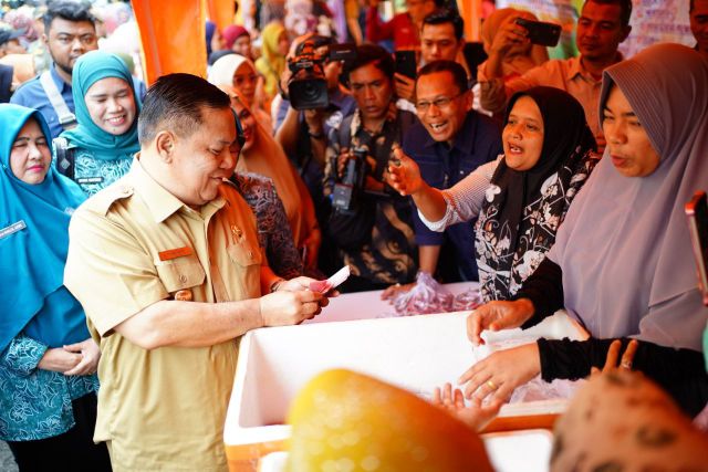 Pasar Murah Pemprov Riau Hari Ini Hadir di Jalan Paus Pekanbaru 