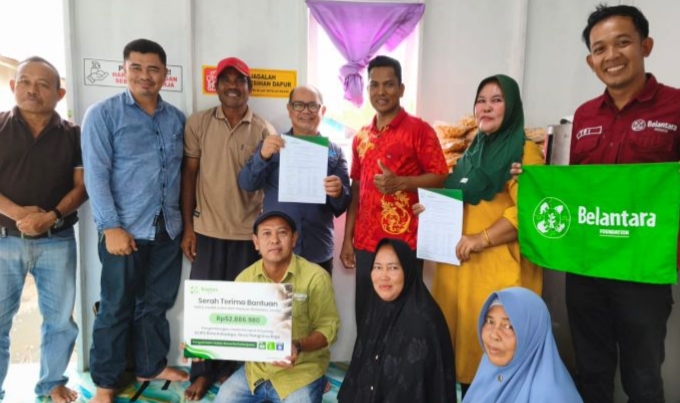Belantara Foundation Serahkan Bantuan Usaha untuk 5 KUPS di Inhil