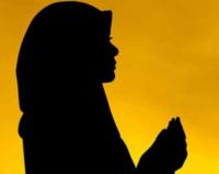 Mendekatkan Diri dan Meminta Pertolongan Kepada Allah dengan Berdoa