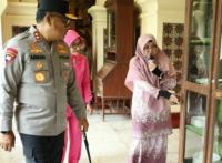 Bupati Afni Paparkan Sejarah Kesultanan Siak Kepada Kapolda Riau